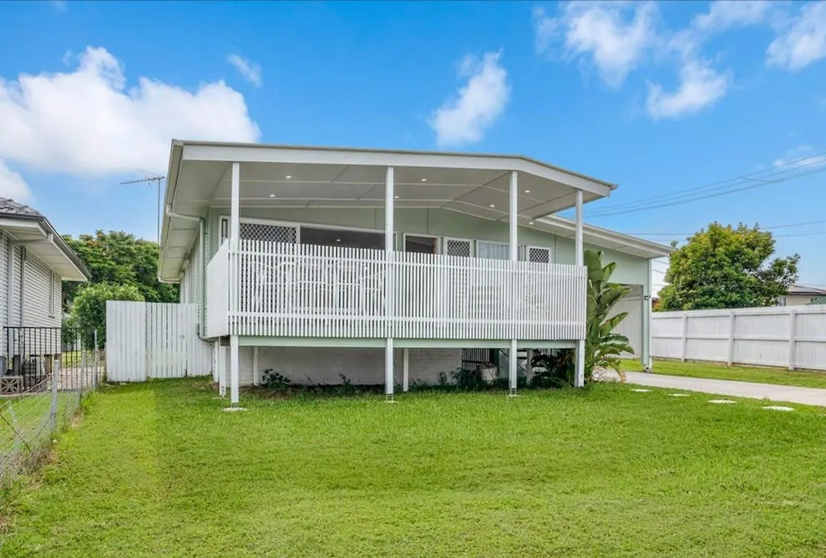 Peaceful Cottage-Style Home - Walk To Boondall Station - 12 Mins To Airport! Brisbane Nyaraló